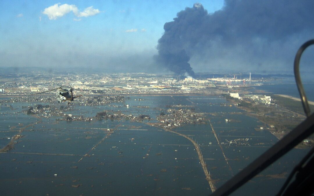 Illustrer les effets du tsunami du Japon en 2011 et des aménagements pour se protéger de ce type de catastrophe